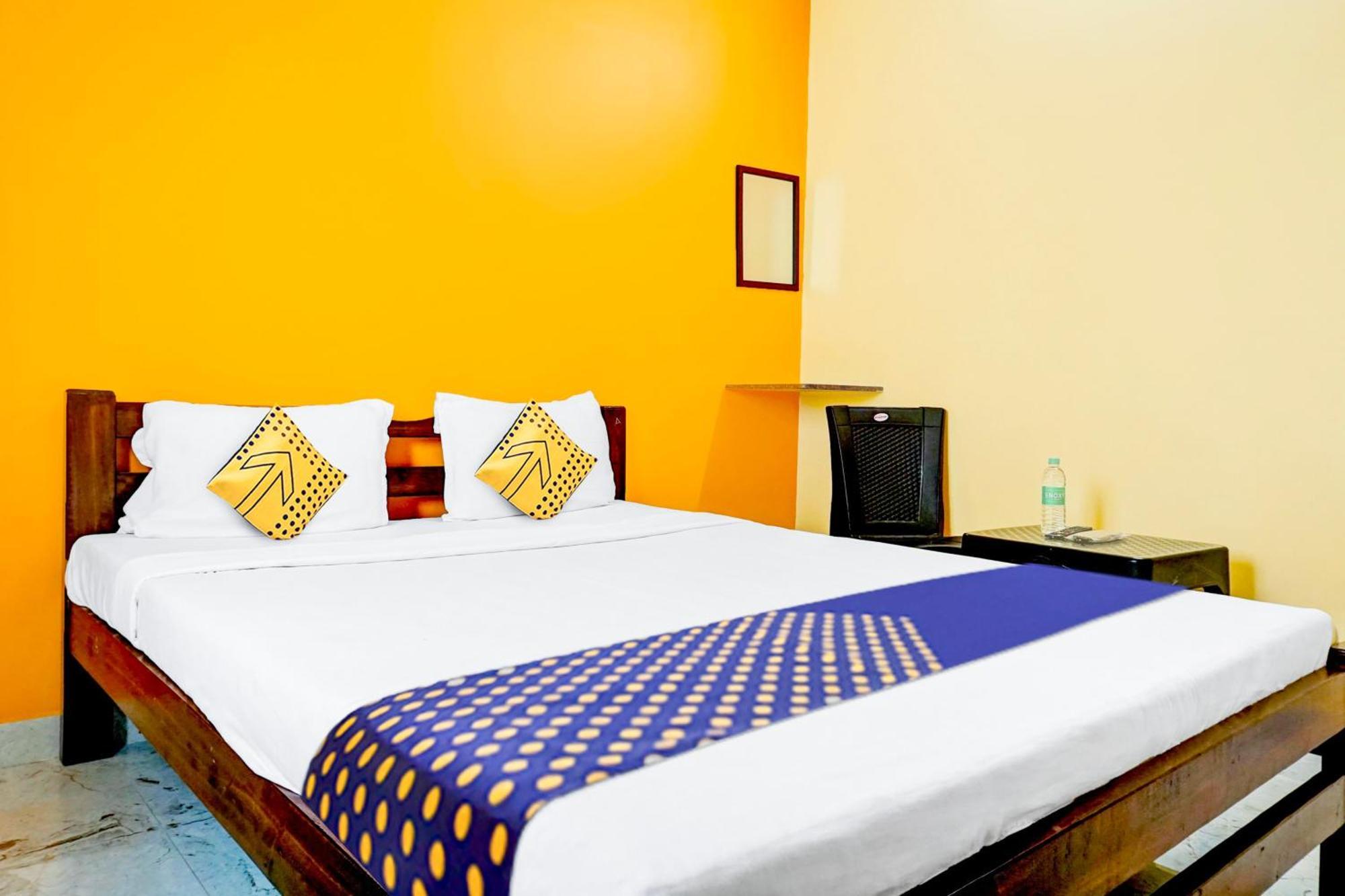Spot On Hotel Shree Samarth Lodging Колхапур Екстериор снимка