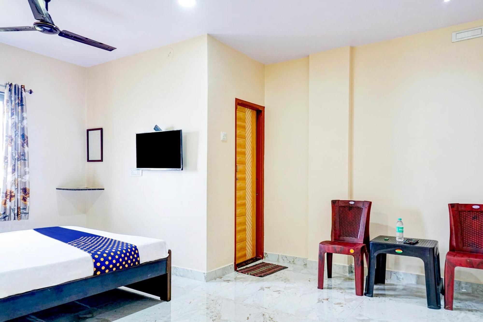 Spot On Hotel Shree Samarth Lodging Колхапур Екстериор снимка